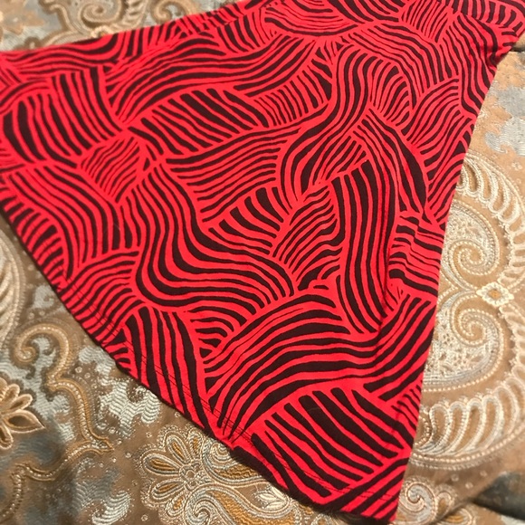 LOFT Red/Black Flowy Circle skirt - Picture 2 of 6